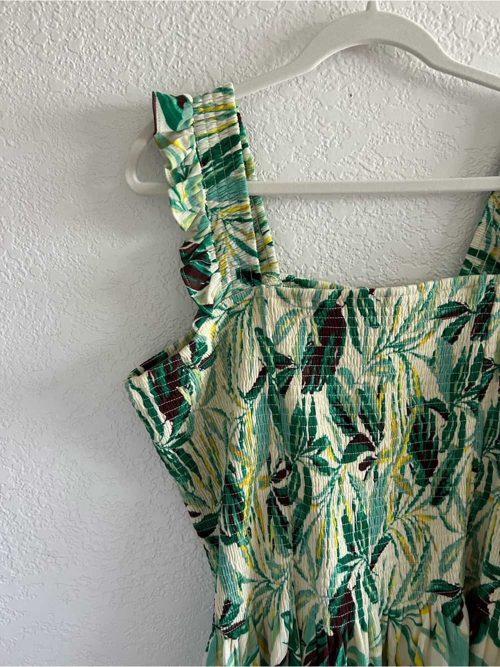 Torrid Peplum Crinkle Gauze Smocked Tank Top Blouse Painted Tropical Print - Picture 5 of 8